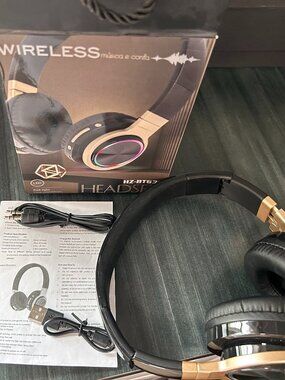 Wireless Headset Black & Gold NWT